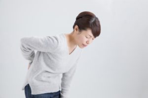 ぎっくり腰の原因や症状とは？