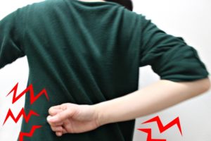 胸椎捻挫の原因や症状とは？
